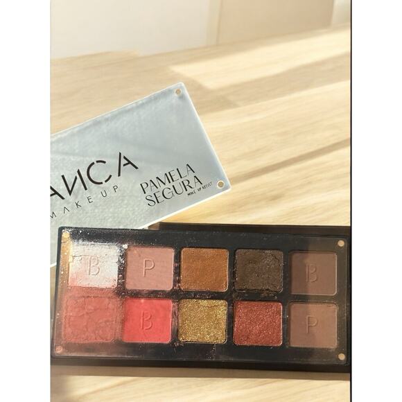 Bianca Makeup Fame x Pamela Segura Eyeshadow Pallete Multicolored - Picture 4 of 4